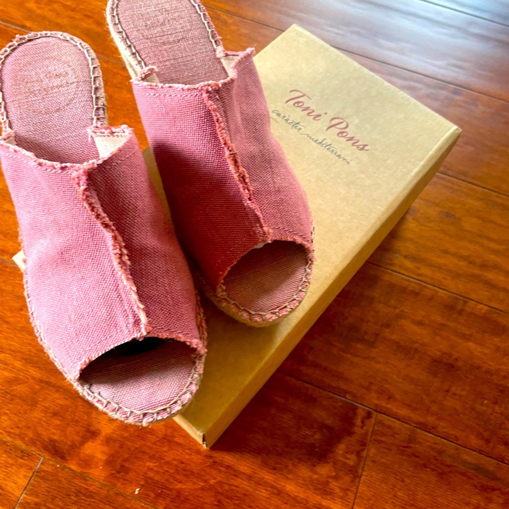 Toni Poms made in Spain Espadrilles only worn once.